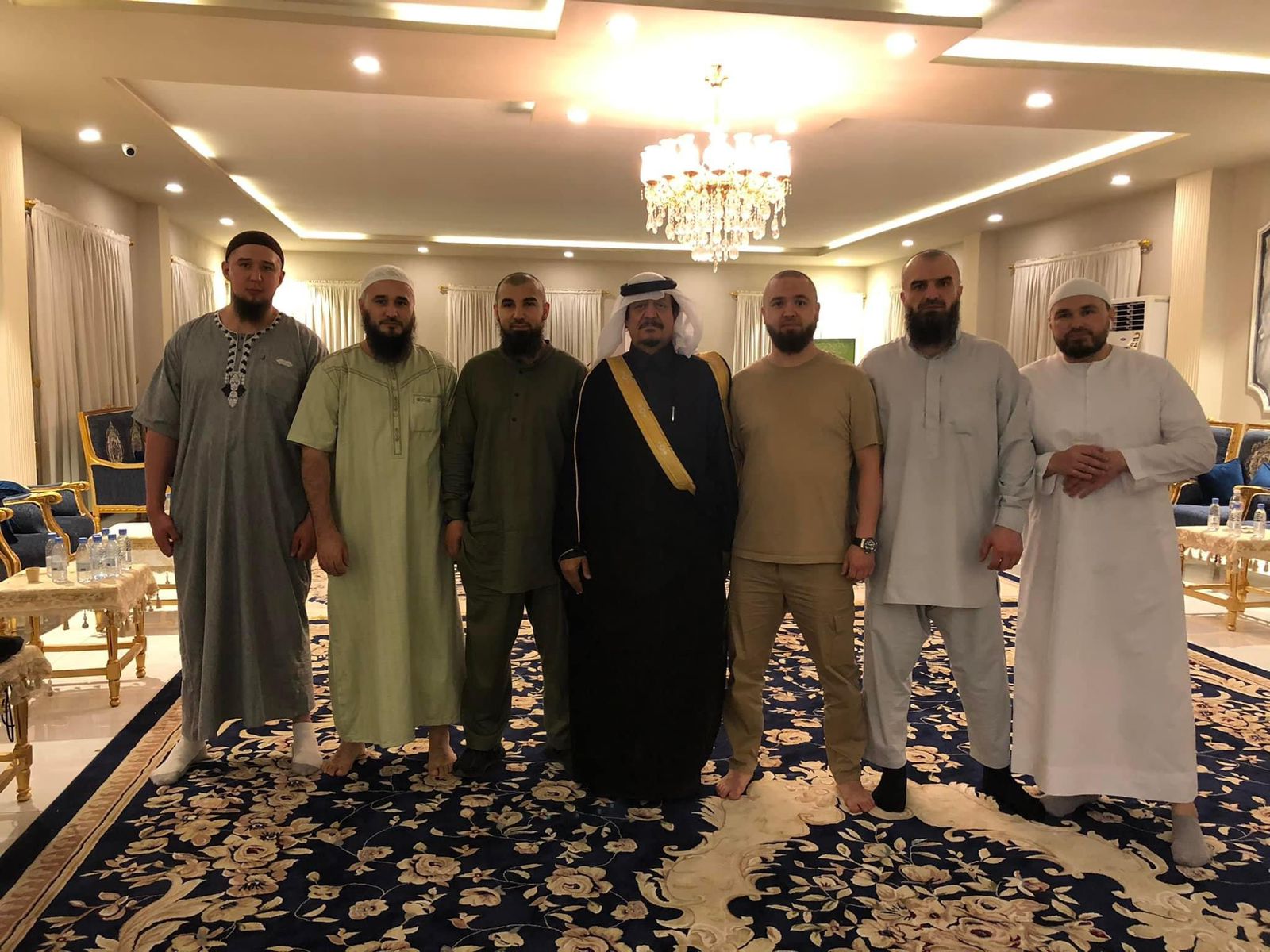 Sheikh hosting visitors from Russia in reception hall